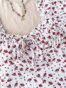 SHEIN 少女碎花泡泡袖荷叶边休闲连体裤 - 紅白色 - 查看 5