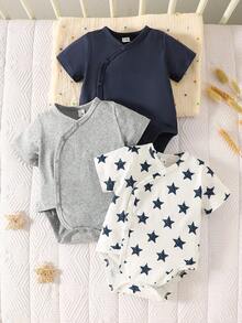 SHEIN 3件套新生儿/婴儿/幼儿男女童可爱休闲简约舒适柔软透气短袖连体衣，萌熊印花图案，适合春、夏、秋、冬四季日常穿着、生日派对、摄影等场合。新生儿明星3件装婴儿套装，新生儿男女通用服装，男女宝宝服装，夏季新生儿短袖连体衣。 - 藏蓝色 - 查看 3