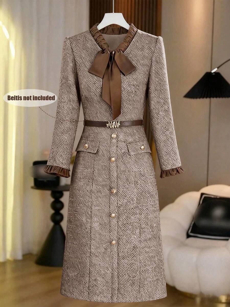 Franclia Đầm cao cấp dành cho nữ trên 25 tuổi, mẫu thu đông 2025, kiểu dáng mới, cổ áo phối nhiều lớp, thắt nơ, túi nắp, thiết kế tay áo xếp ly thanh lịch, cài cúc kim loại, có lớp lót và thoải mái, phù hợp cho mặc hàng ngày, đa năng, đi làm và dự tiệc. - Màu nâu tối - Xem 1