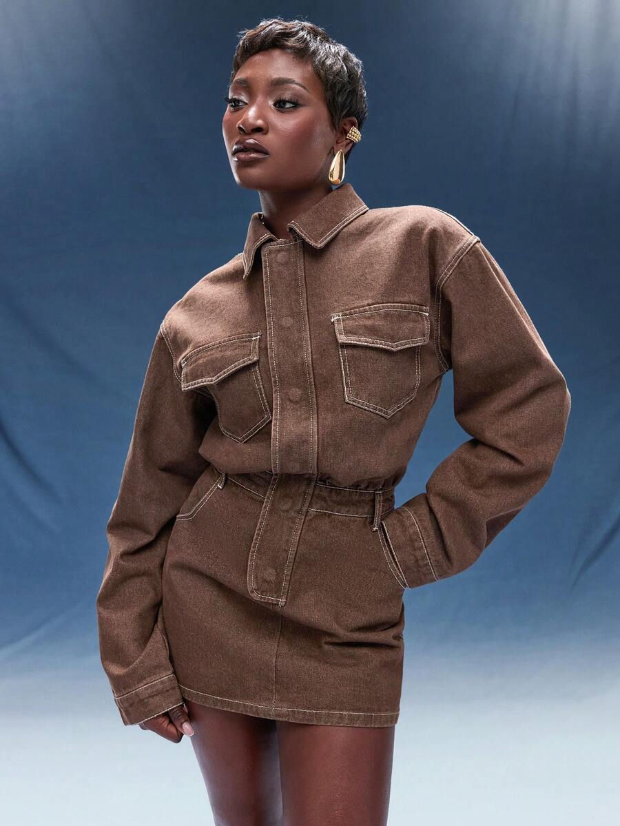 Normani 收腰牛仔翻盖口袋按扣牛仔迷你连衣裙 - 棕色 - 查看 1