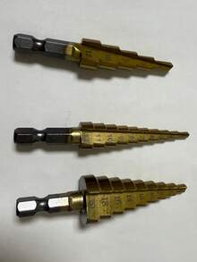 Bộ 3 mũi khoan bậc bằng thép tốc độ cao phủ titan, mũi khoan hình tháp dùng cho gỗ và kim loại hiệu quả cao - Bền bỉ, vát cạnh mịn, không có bavia, không dễ bị gỉ, dễ lắp đặt, nâng cao hiệu quả. - Nhiều màu - Xem 10