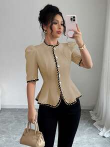 Elenzga 女士波点缎带短泡泡袖单排扣荷叶边下摆优雅衬衫 - 卡其色 - 查看 1