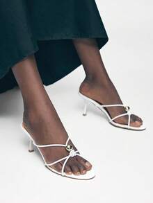 Mnmlis Sandales à talons élégantes avec accent de boule dorée pour soirée, mariage, talon aiguille, mule à bride croisée, sandales d'été et de printemps pour robe de Noël - Blanc - Voir 7