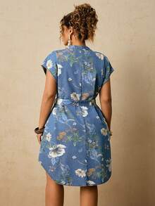 Travachic 大码女式碎花V领休闲牛仔连衣裙 - 淺色水洗藍 - 查看 5