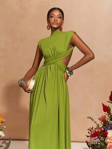 Zivah 2026春夏新款音乐节、复活节、圣帕特里克节、情人节、约会、西部风、游牧风、生日派对、毕业典礼、大学、波西米亚风、通勤、早午餐、机场、派对 V领短袖褶皱腰A字长裙，露背设计，不对称下摆，绿色 - 綠色 - 查看 2