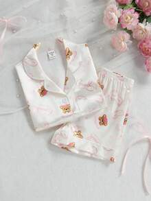 SHEIN 2件組少女杏色熊圖案緞面 Polo 領開襟衫與短褲休閒舒適居家服，適合夏季 - 杏色 - 查看 7