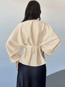 Firerie 女士新款优雅浪漫休闲都市通勤时尚百搭咖啡棕色圆领蝙蝠袖长袖系带X型修身衬衫，适合教师及秋季穿着 - 米色 - 查看 2