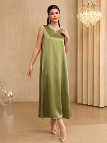 Al Najma Spring/Summer Glamorous Sleeveless Dress With Metallic Foil Embellished Flared Maxi Robe Cardigan - Green - View 8