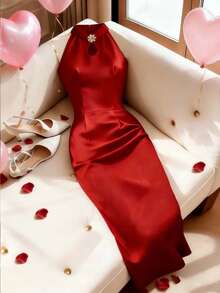 Franclia Trang phục dự tiệc kiểu Trung Quốc thanh lịch và đa năng dành cho nữ: Đầm đỏ không tay kiểu tân Trung Hoa với họa tiết đá đính ở cổ áo. Đầm dài đỏ không tay cổ đứng cài cúc dành cho nữ, đầm maxi đỏ ôm dáng thanh lịch cho tiệc tùng, đầm thanh lịch cho nữ, đầm dự tiệc cưới cho nữ, đầm đỏ, đầm ngày lễ tình nhân, trang phục ngày lễ tình nhân cho nữ, quần áo ngày lễ tình nhân, đầm thanh lịch dự tiệc sinh nhật cho nữ, đầm ôm, đầm dự tiệc cưới màu đỏ, đầm phù dâu màu đỏ, đầm kiểu sườn xám, đầm đỏ cho nữ, đầm cocktail màu đỏ, đầm dạ hội màu đỏ, đầm midi đỏ. - Đỏ - Xem 3