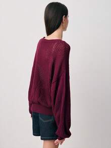 Nöista Áo len màu mận, thiết kế dệt thưa, dáng rộng thoải mái, cổ tròn, cổ tay và viền dưới bo gân. Hoàn hảo để mặc nhiều lớp. Ấm áp, mùa xuân, dáng rộng, mùa hè, chất liệu dệt kim. - Màu Đỏ Sâu - Xem 2