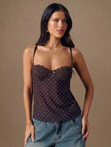 SHEIN BAE Camiseta de tirantes casual de estilo vacacional con lunares y encaje en contraste, adecuada para el uso diario en verano - Marrón Chocolate - Ver 3