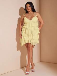 SHEIN BAE 大码夏季海滨度假纯色雪纺蛋糕吊带连衣裙，适合音乐节、婚礼伴娘等场合 - 黃色 - 查看 1