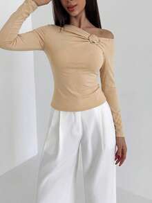 Aloruh Women's Autumn/Winter Metallic Decor Oblique Shoulder Fitted T-Shirt - Khaki - View 6