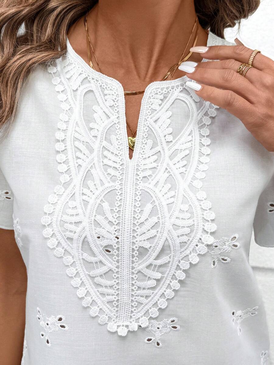 SHEIN Clasi 女士休闲镂空刺绣纯色短袖衬衫，夏季休闲女式衬衫，白色女式衬衫，白色波西米亚风上衣，镂空上衣，夏季女式衬衫，镂空上衣，短袖女式衬衫，白色镂空上衣，乡村风女式衬衫，女士短袖上衣，女士上衣和衬衫，女士上衣，夏季女式上衣，优雅夏季女式上衣，女士夏季服装，蕾丝衬衫，新款优雅蕾丝T恤 - 白色 - 查看 1