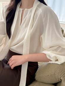 DAZY 女士喇叭袖休闲衬衫，时尚百搭修身款 - 米色 - 查看 5