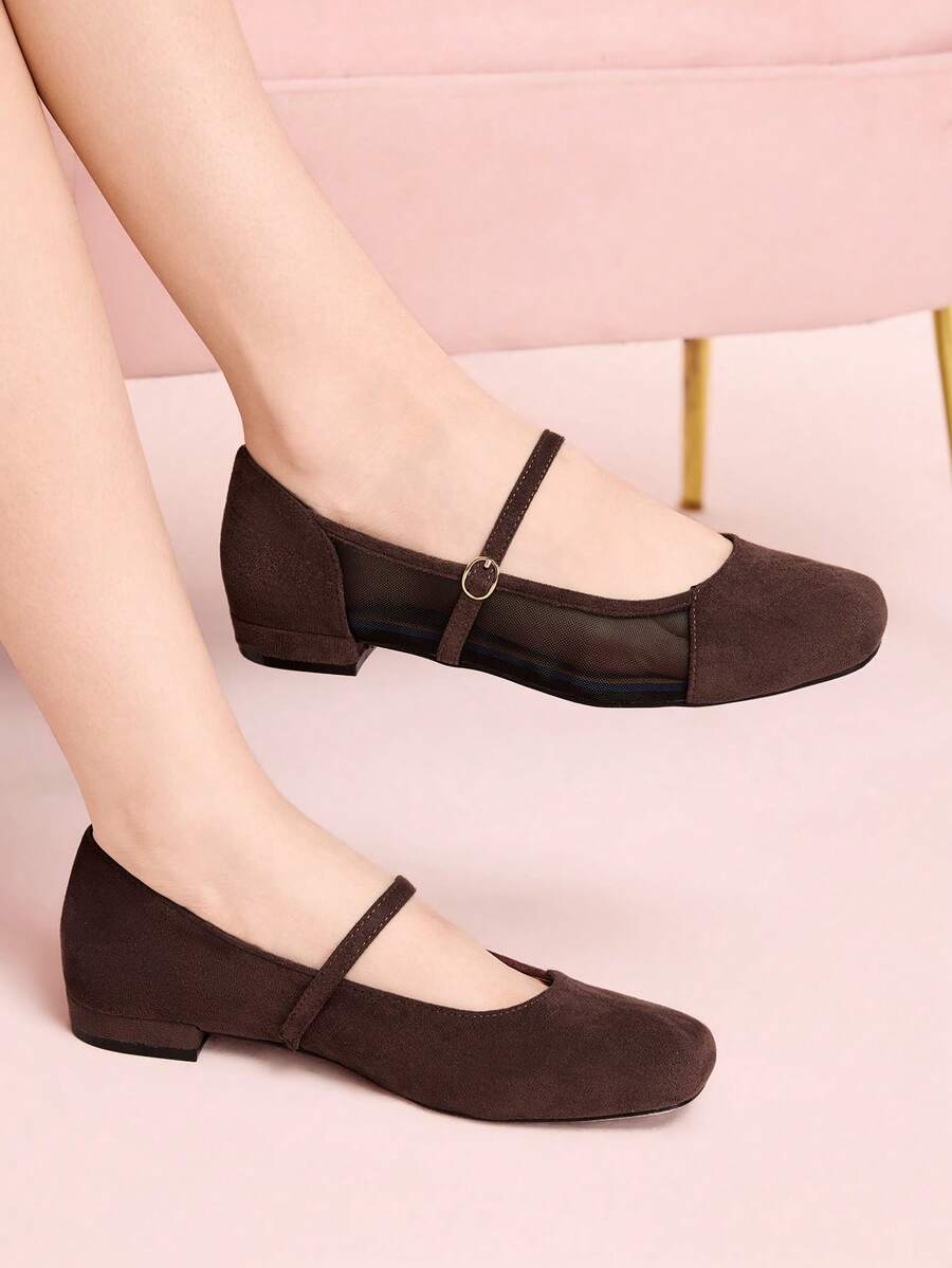 CUCCOO DOLLMOD 女士黑色方头舒适透气网面平底套脚鞋，女巫春季鞋款，春假复活节 - 深棕色 - 查看 1