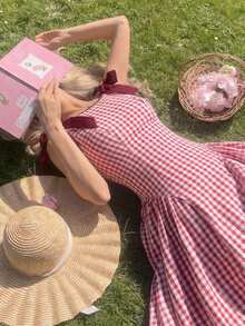 SHEIN MOD Váy không tay kẻ caro đỏ có nơ trang trí và chân váy xòe, phù hợp cho dịp Giáng sinh và năm mới - Đỏ và trắng - Xem 7