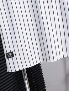 SHEIN 2件套青少年男童休闲条纹图案圆领T恤和短裤套装，适合上学、通勤、日常休闲穿着、运动、春夏穿着 - 彩色 - 查看 6