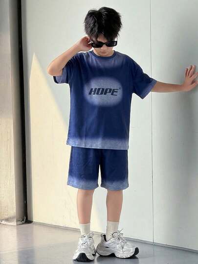 Conjunto de camiseta de manga corta y pantalones cortos de estilo deportivo y urbano coreano de corte holgado para niño preadolescente, adecuado para ir al trabajo, la escuela, salidas casuales, deportes, primavera/verano