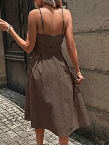 Chiquease 纽扣前开襟系带吊带连衣裙长款女装 - 棕色 - 查看 2
