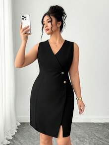 SHEIN Elenzya Đầm xẻ tà thanh lịch, tối giản, cỡ lớn dành cho mùa hè, với điểm nhấn là hàng cúc. - màu đen - Xem 3