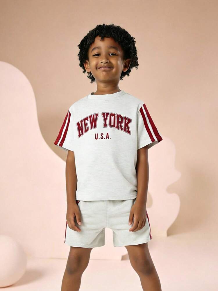 SHEIN 两件套男童休闲运动可爱花卉字母印花红色丝带圆领短袖T恤和短裤套装，适合通勤、上学、日常休闲穿着、运动、春夏穿着。 - 灰色 - 查看 7