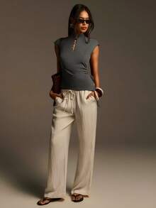 Athîral 女士休闲镂空纽扣装饰衬衫，灰色女式上衣，短袖女式上衣，优雅女式上衣 - 灰色 - 查看 3