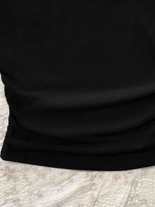 Tseoso Y2K 女款黑色露肩短袖T恤，饰有豹纹樱桃图案，西部风情节日款，褶皱腰身修身剪裁，适合春夏穿着，可用于上学、街头、Grunge、朋克、嘻哈、演唱会、派对等场合，也可全年叠穿。复古十字印花哥特风夜店风，Z世代必备。 - 黑色 - 查看 6