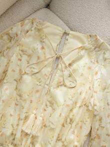 Franclia Women's Fashionable Casual Elegant Romantic Vacation Floral Print V-Neck Tie Waist Short Dress, Spring/Summer - Multicolor - View 3