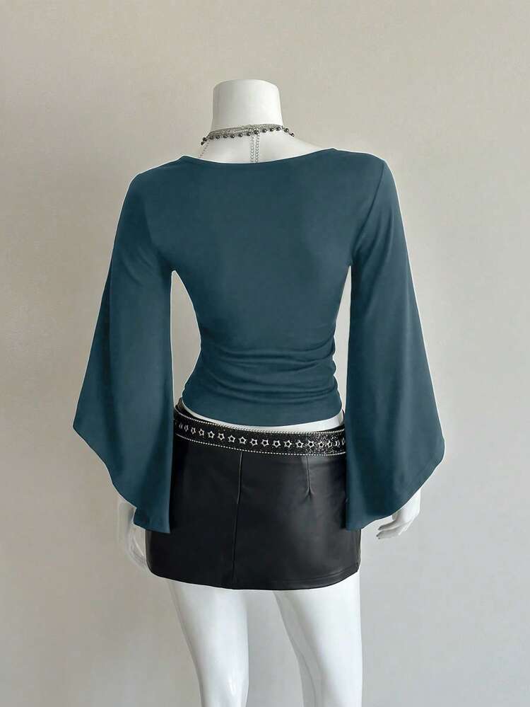 EgrlEra Deep V-Neck Sexy Mid-Length Sleeve Solid Color Fitted Cropped T-Shirt - Teal Blue - View 2