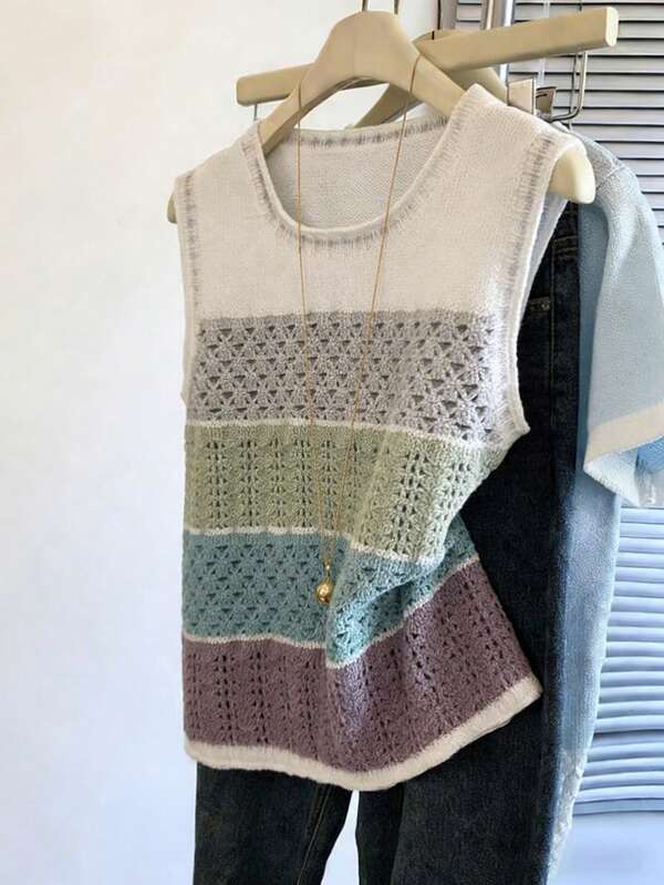 SHEIN LUNE 2026年春季新款大码女装：时尚、简约、休闲、百搭的条纹针织背心，镂空圆领设计——春季穿搭的完美之选