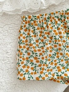 两件套可爱女宝宝夏季度假荷叶边吊带背心和印花短裤套装 - 白色 - 查看 6