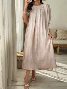 Vivie Lora Đầm nữ dáng suông xếp ly, chất liệu có họa tiết, dài đến đầu gối. - Màu Khaki - Xem 5