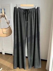 SHEIN PETITE CURVE Quần ống đứng dáng rộng kẻ sọc cỡ lớn, cạp chun co giãn, có dây rút - màu đen - Xem 3