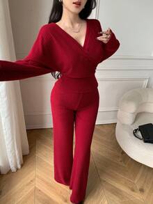 SHEIN PETITE 酒红色V领交叉针织两件套，配有腰带、灯笼袖和阔腿裤，带保暖内衬，修身款 - 紅色 - 查看 5