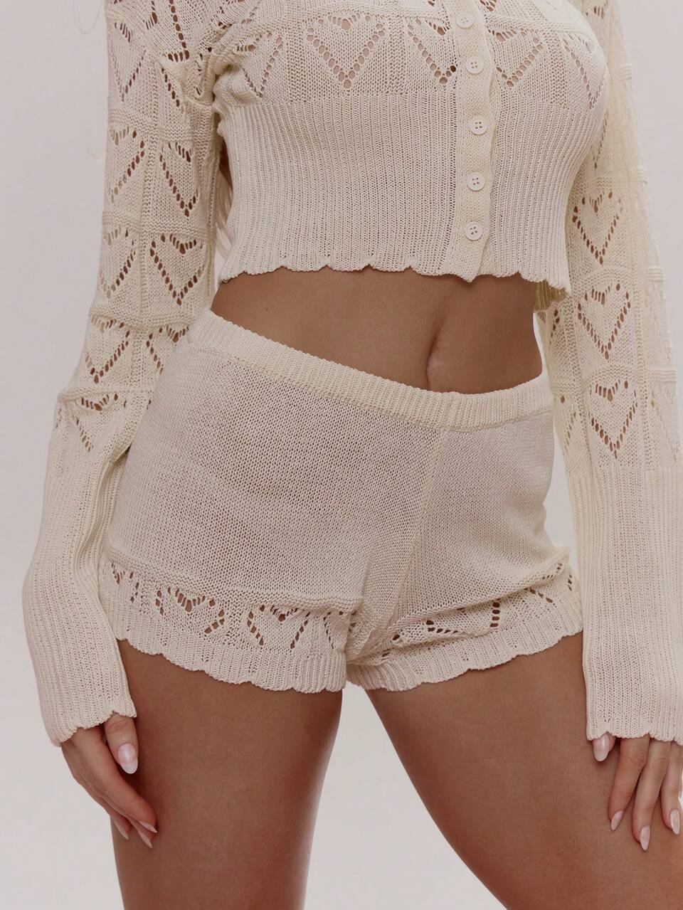 Conjunto de Cardigã de Botão com Cintura Ajustada e Nervuras, Barra com Bainha Ondulada, e Mini Shorts de Tricô, Vendido como Conjunto, Fofo, Feminino, Sexy, Adequado para Primavera, Inverno, Saída, Uso Diário, Sugar Swizzle