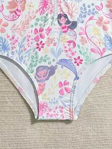 女婴沙滩装，女婴连体泳衣，采用可爱的粉色卡通美人鱼和花卉印花，针织面料制成。这款长袖泳衣带有荷叶边细节，并配有同款帽子。时尚、休闲、精致、优雅，非常适合游泳、夏季度假、海滩之旅、泳池派对和暑假活动。 - 粉色 - 查看 6