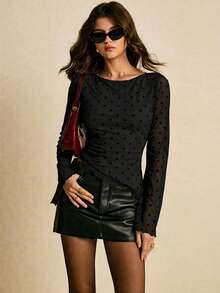 Poéselle Áo thun nữ thời trang tay loe in chấm bi, vạt áo bất đối xứng - màu đen - Xem 7