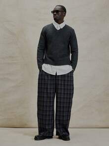 Musero 长袖V领针织套头衫，内置叠穿设计，冬季必备单品 - 深灰色 - 查看 3