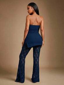 Radiana 女士性感优雅蓝色蕾丝两件套，包含加厚罗纹抹胸上衣和蕾丝喇叭裤，高弹面料勾勒身形，适合约会、聚会、派对、夜店、夜生活等场合。 - 藍色 - 查看 2