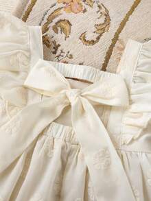 SHEIN 女童蝴蝶结露背无袖连衣裙，儿童3D提花公主裙，夏季时尚宝宝派对礼服 - 杏色 - 查看 3