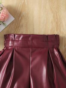 SHEIN شورت فضفاض مطوي من جلد PU ذو لون أحادي للفتيات الصغيرات - عنابي اللون - مشاهدة 3