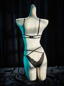 SpicyHot 两件套女士黑色蕾丝镂空性感内衣套装 - 黑色 - 查看 2