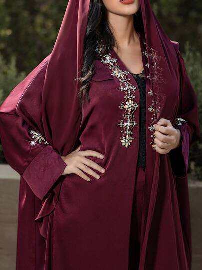 Layrah 勃艮第缎面优雅手工水钻装饰宽松连衣裙 ABVAYA