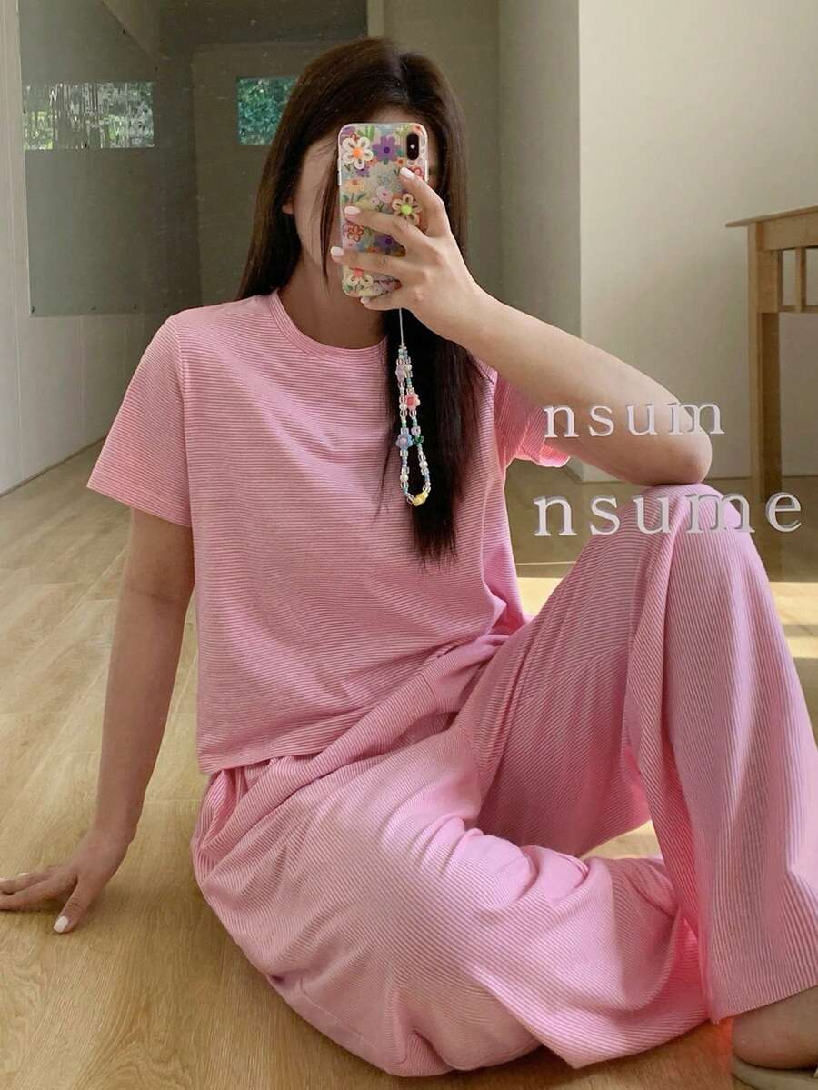 Dazy Plus Bộ đồ ngủ dệt kim 2 món, áo thun cổ tròn kẻ sọc ôm sát và quần dài rộng, màu hồng, thích hợp cho mùa xuân/hè. - Hồng - Xem 1