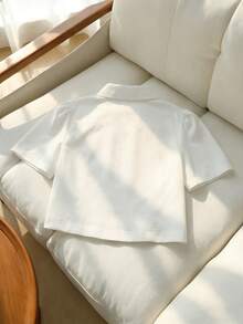 Franclia 2026 New Arrival Women's Cropped Shirts: White Short-Sleeved Shirt Collar Tops With Buttons & Pocket Detail - Casual, Commute, Minimalist & Preppy Style - White - View 5