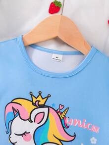 Conjunto de Pijama de Verão para Meninas Pequenas - Top de Manga Curta com Estampa de Coroa e Unicórnio em Azul Claro + Shorts com Estampa de Arco-íris e Nuvem Rosa, Estilo Princesa Fofo e Casual Solto, Roupa de Casa de Verão para Bebês com Estampa Fofa de Unicórnio Cartoon - Azul - Visão 6