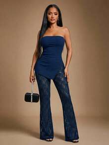 Radiana 女士性感优雅蓝色蕾丝两件套，包含加厚罗纹抹胸上衣和蕾丝喇叭裤，高弹面料勾勒身形，适合约会、聚会、派对、夜店、夜生活等场合。 - 藍色 - 查看 6