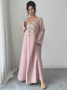 Yasmyna 女士方领长袖宽松提花亮片刺绣花卉贴花浪漫优雅阿拉伯风格连衣裙 - 粉色 - 查看 5
