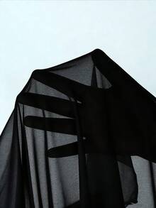 SHEIN 少女三件套泳衣，挂脖抹胸款式，防滑设计，黑色海星装饰。罗纹三角比基尼泳裤搭配可外穿的裙式罩衫。高弹亲肤，是夏季海滩度假和泳池派对的必备泳装。 - 黑色 - 查看 6